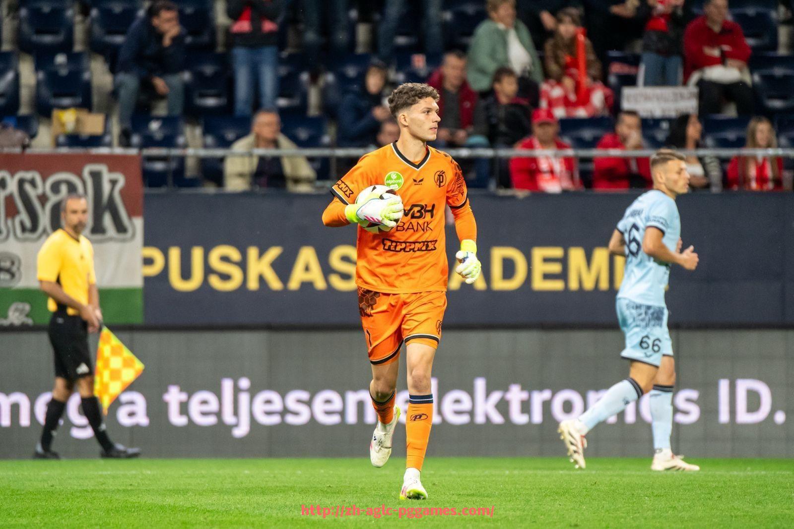 PG模拟器官方网站-西甲联赛是否支持互动直播?新型观赛方式体验