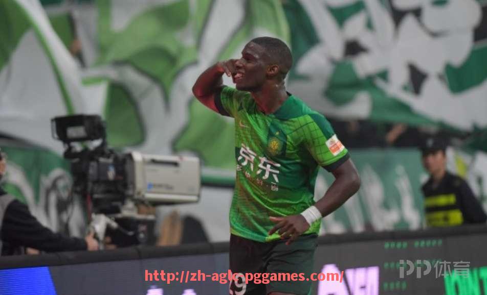 PG模拟器官方网站-英超联赛中的矛与盾球员对决精彩回顾